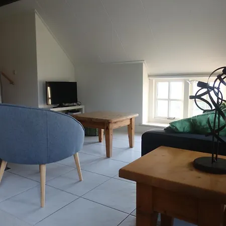 Magnificent In Holland 4a & 2c